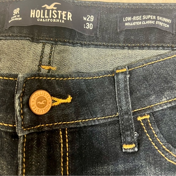 Hollister Low Rise Super Skinny Ripped Jeans. Size 9R - Picture 4 of 6